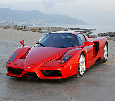 Когда Ferrari планирует выпустить первый электромобиль?