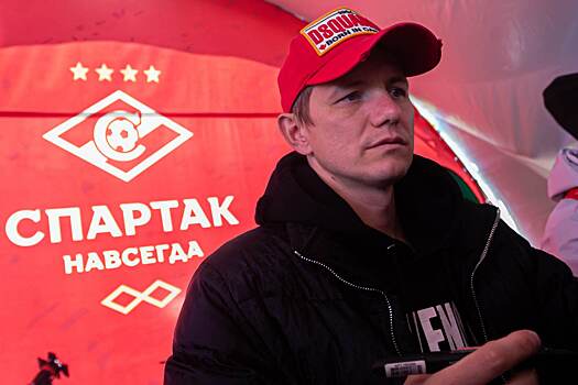 Павлюченко отреагировал на новый контракт Карпина со сборной России