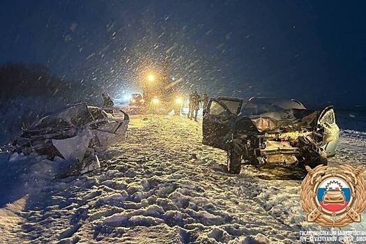 Четыре человека погибли, двое пострадали в ДТП на встречке