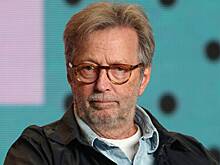 79-летнего Эрика Клэптона сняли топлес на пляже