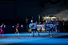 Власти четырех российских регионов провели дружескую хоккейную игру в Астрахани