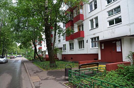 П.Бирюков: 630 дворов благоустроили в Москве с начала года