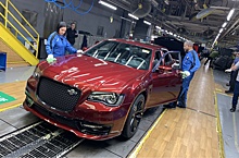 Ушла эпоха: собран последний седан Chrysler 300C