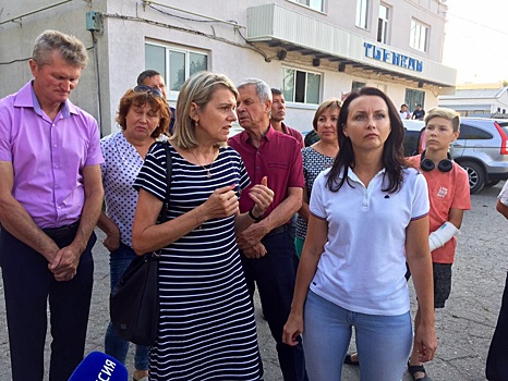 Татьяна Ерохина обсудила с жителями заводского района наболевшие вопросы стадиона "Торпедо"