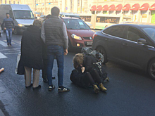 Девушку сбили на пешеходном переходе в Санкт‐Петербурге