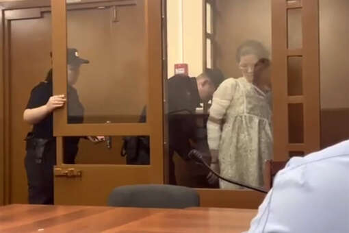 В Петербурге беременная женщина подожгла соперницу вместе с машиной