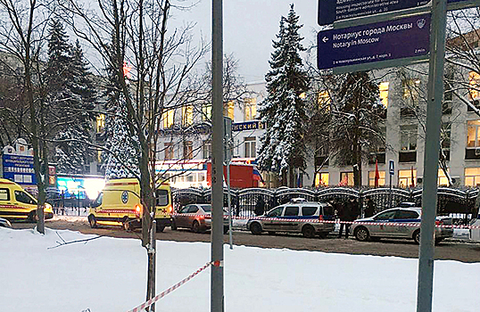 Мужчина открыл стрельбу в МФЦ «Рязанский». По меньшей мере двое погибли