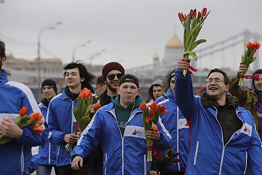 В Парке Горького прошел массовый забег «Цветы любимым»