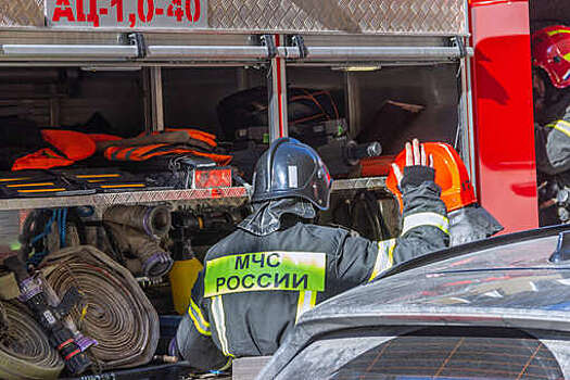 К тушению пожара в пожарной части в Тульской области привлечены 12 автоцистерн