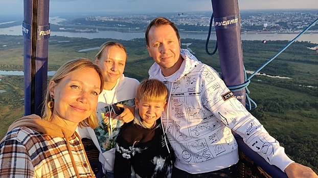 Евгений Миронов поднялся над Нижним Новгородом на воздушном шаре