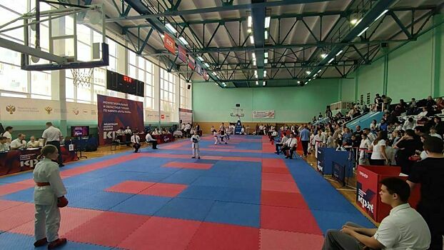 Кировские каратисты завоевали 6 медалей на межрегиональных соревнованиях