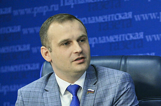 Леонов: Изменения в закупках дорогих лекарств надо обсудить с поставщиками