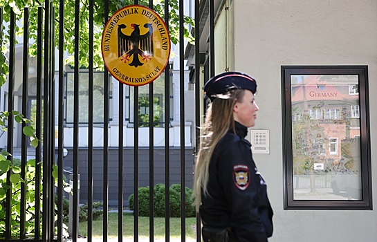 Берлин объявил о закрытии четырех из пяти российских консульств в ФРГ