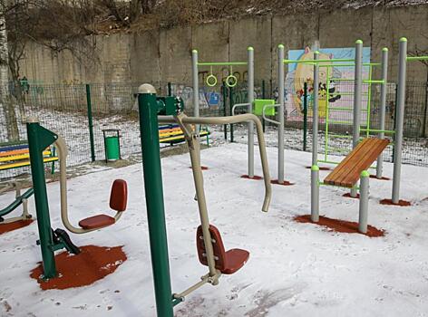 Очередная спортивная площадка готовится к открытию во Владивостоке по программе «1000 дворов»