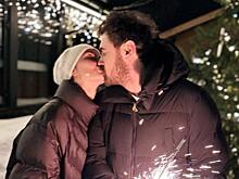 Агата Муцениеце опубликовала фото поцелуя с возлюбленным после слухов о романе с «несвободным» мужчиной