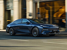 Geely объявила о старте приема заказов на большую четырехдверку