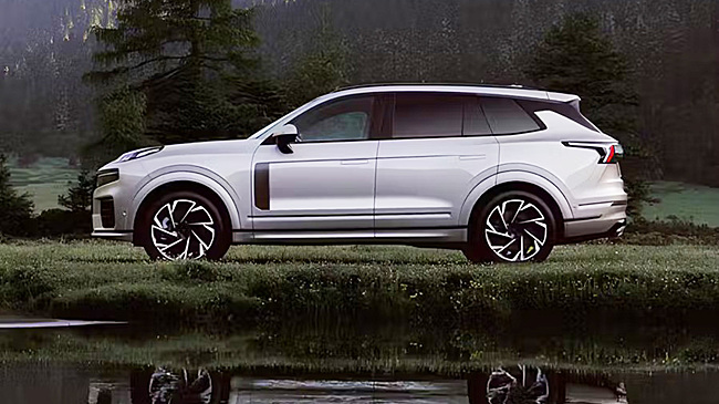 Porsche с котом и новый китайский бренд: главные автоновинки