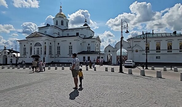 Канадцы Фейнстра остались в восторге от прогулки по Арзамасу