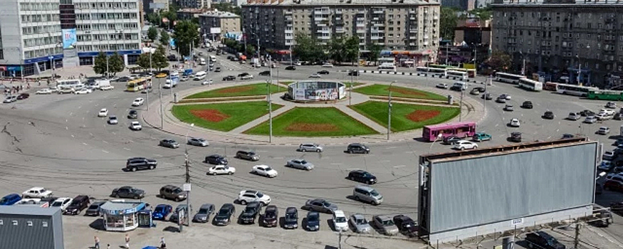 В Новосибирске этим летом уберут парковки с площади Калинина