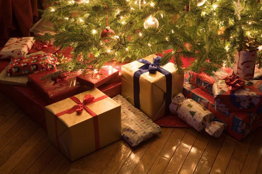 Из Саратовской области в ЛНР отправили 3 тысячи новогодних подарков