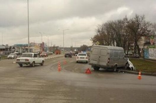 Под Белгородом девушка на Fiat въехала в ГАЗель: пострадал 2-летний ребенок