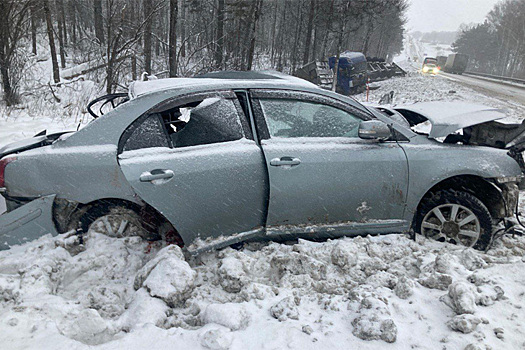 Три человека, включая ребенка, погибли в крупном ДТП