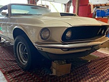 Вот так выглядит редкий Ford Mustang, который 39 лет провел взаперти