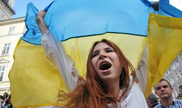 Киевский экономист заявил о желании МВФ "содрать с украинцев кожу"