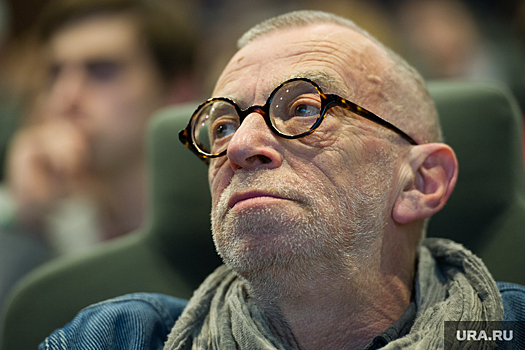 Появились кадры ДТП с участием поэта Рубинштейна