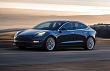 Дрифт и развороты на Tesla Model 3 показали на видео