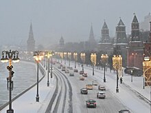 Российским водителям рассказали, как вести себя на дороге во время снегопада