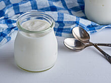 Почему греческий йогурт полезнее сметаны и обычного йогурта