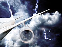 Что будет, если в самолет попадет молния