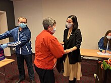 Жительниц ЛНР и ДНР поздравили с наступающим Международным женским днем