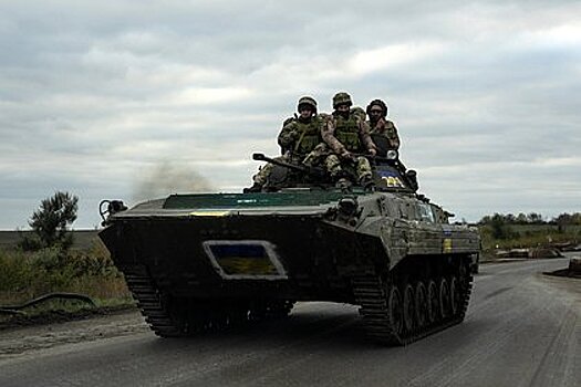 В ЛНР заявили о стягивании украинской техники на нескольких участках фронта