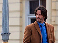 Фото прогулки Киану Ривза по Петербургу превратились в мем