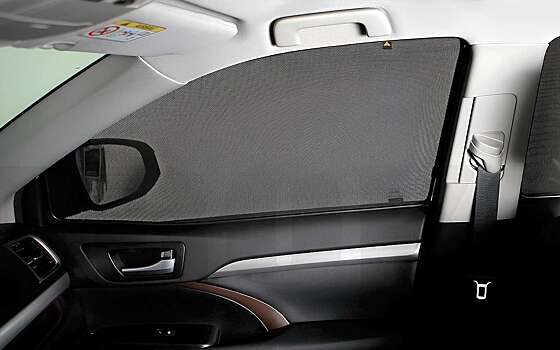 Шторки на окнах автомобиля — можно или нет