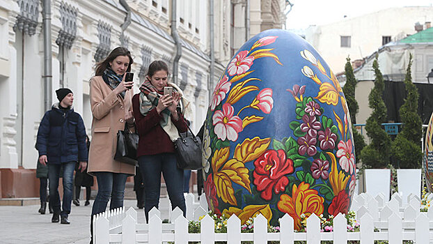 Москву украсили зайцами и яйцами