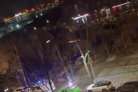 SHOT: при взрыве автомобиля на улице Ясеневой в Москве пострадал человек