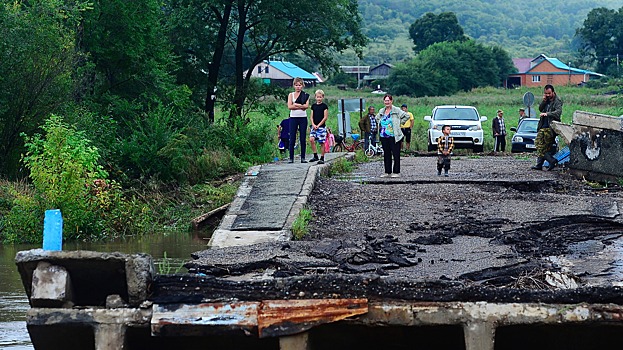Разрушенные наводнением дороги в Приморье начнут восстанавливать весной