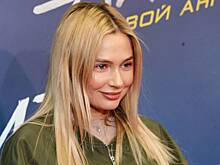41-летняя звезда «Универа» снялась в экстремально коротких шортах