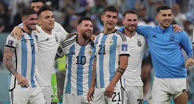 Месси, Лаутаро, Альварес, Де Поль, Паредес, Мастантуоно, Симеоне – в предварительной заявке сборной Аргентины на матчи с Венесуэлой и Эквадором