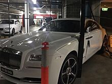 Владелец Rolls-Royce Wraith построил для машины клетку И врезался в нее