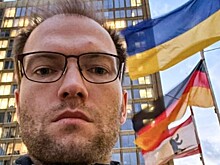 Солдат ВСУ оскорбил немецкого журналиста, призвавшего расследовать убийство российских пленных