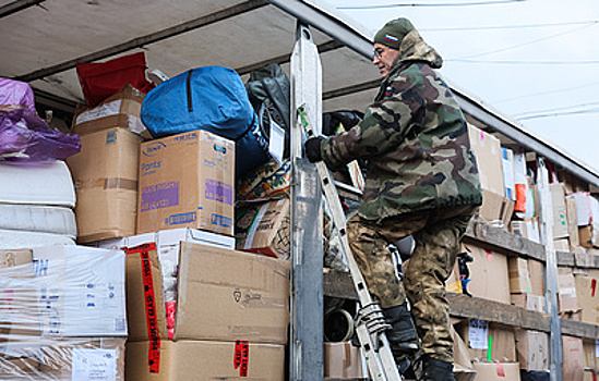 Медведев дал старт отправке гуманитарного груза в новые регионы