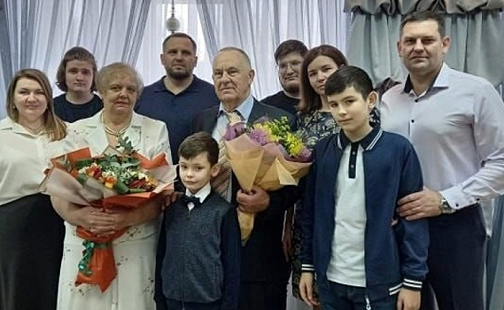 Галина и Алексей Калашниковы из Курска отметили «золотую» свадьбу