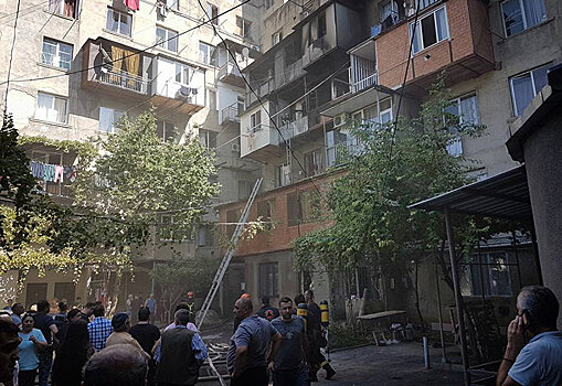 В центре Тбилиси сгорела квартира