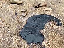 До восточной части Крыма добрался мазут с затонувших танкеров