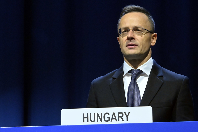 Глава МИД Венгрии Сийярто: нельзя допустить столкновения между Россией и НАТО