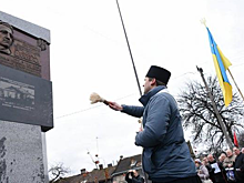 Во Львове открыт памятник Шухевичу